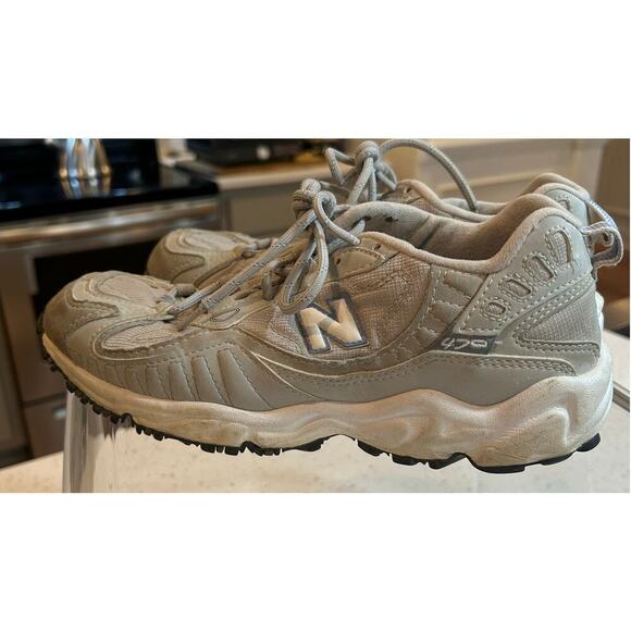 New Balance Women's All Terrain Running Shoes - Size 8 womens - Picture 1 of 5